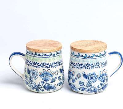 set of 2 coffee mugs with lid